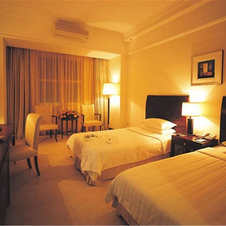 Clifford Golden Lake Hotel Фошань Номер фото