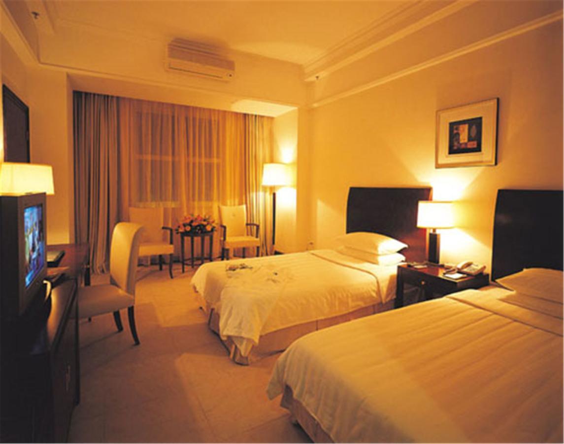 Clifford Golden Lake Hotel Фошань Номер фото