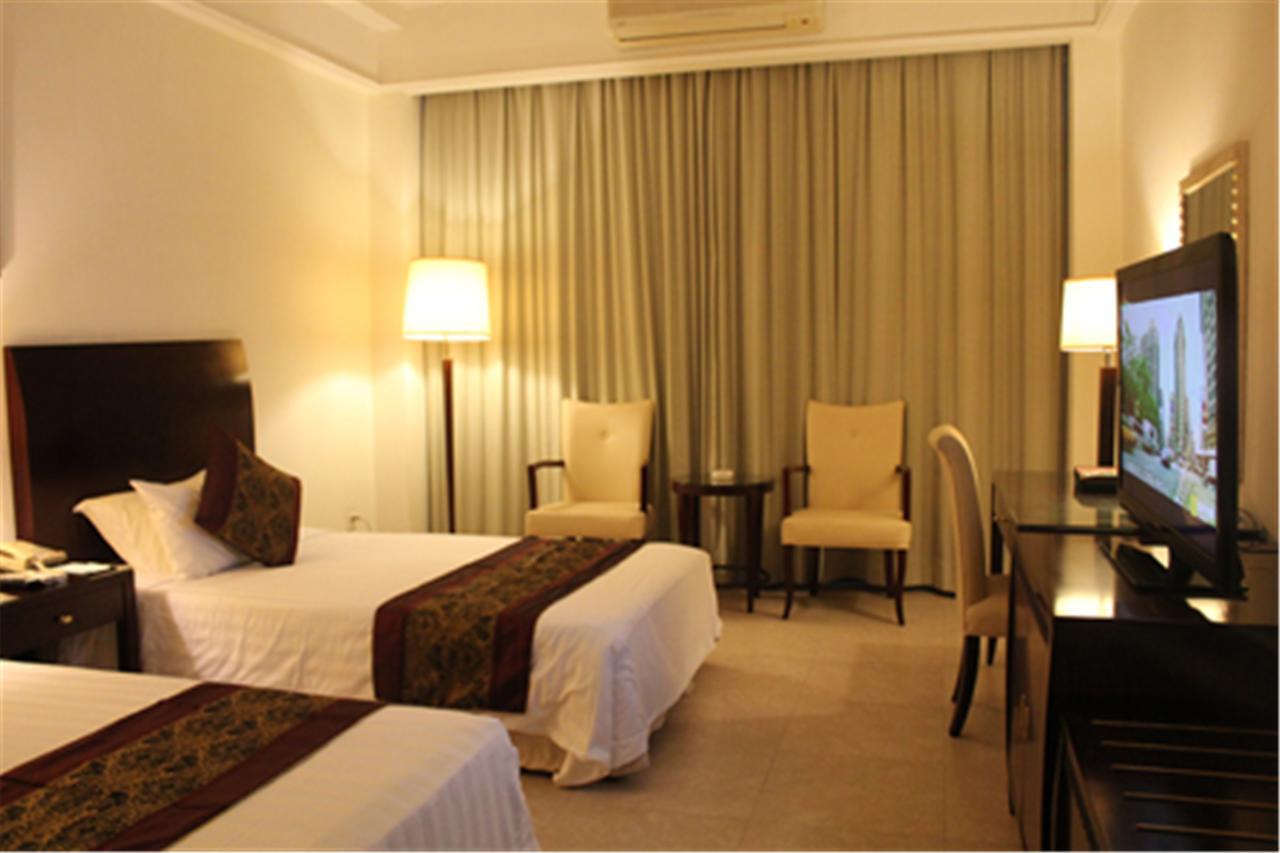 Clifford Golden Lake Hotel Фошань Экстерьер фото