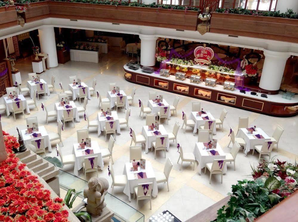 Clifford Golden Lake Hotel Фошань Экстерьер фото
