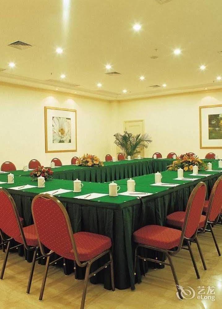 Clifford Golden Lake Hotel Фошань Экстерьер фото